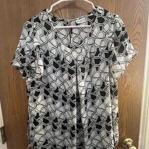Liz Claiborne Black and White Patterned Blouse